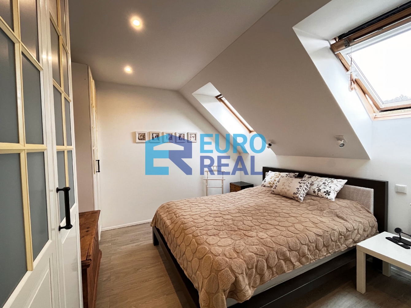Řadový rodinný dům 5+1, 120 m² s krásnou zahradou, pozemek 300 m²