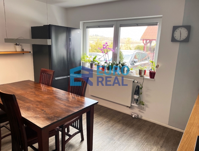 Řadový rodinný dům 5+1, 120 m² s krásnou zahradou, pozemek 300 m²