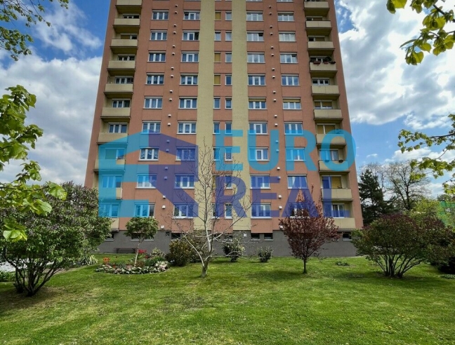 Byt 2+1 Prahy 4 s balkonem